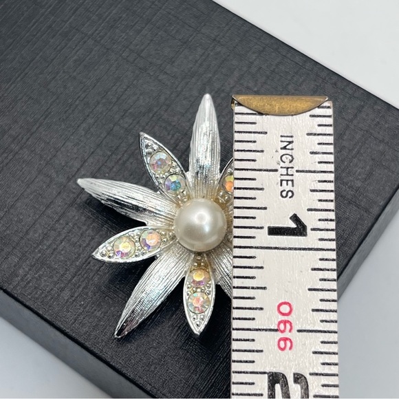 Emmons VTG 70's AB Crystal Pearl Starburst Flower Silver Signed 1.5" - Picture 5 of 7